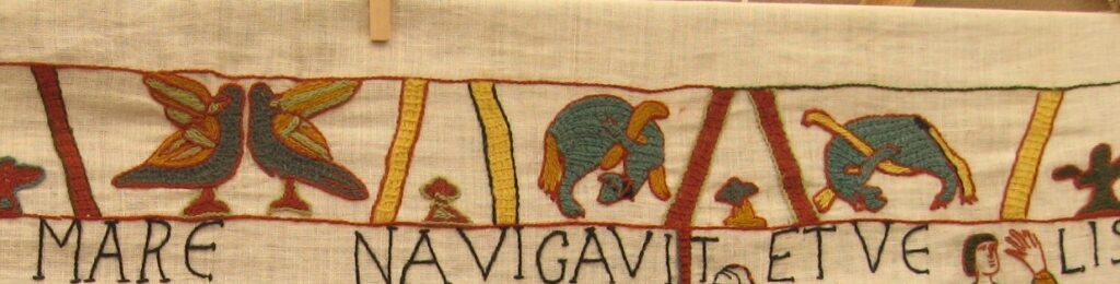 gesticktes Detail des Bayeux-Teppichs: Vogelpaar und Tierpaar mit verdrehten Körpern
