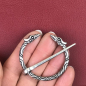 Preview: Ringfibel mit Vogelköpfen, silberfarben