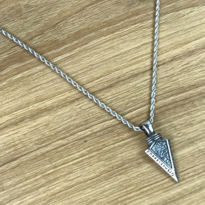 Speerspitze mit Runenreihe / Futhark, Edelstahl