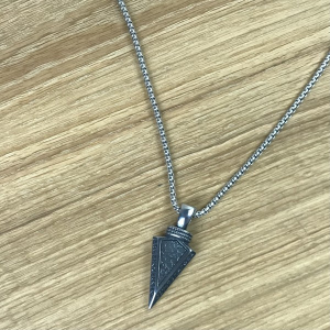 Speerspitze mit Runenreihe / Futhark, Edelstahl