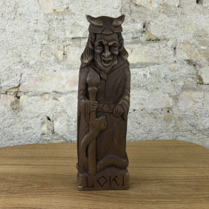 Loki, 24cm Götterfigur handgeschnitzt aus Lindenholz, Unikat