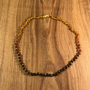 Bernsteinkette kurz, kleine Perlen, farbverlaufend, ca. 45 cm