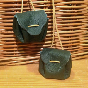 Taschenbeutel für kleine Kostbarkeiten, Leder, grün