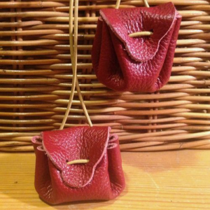 Taschenbeutel für kleine Kostbarkeiten, Leder, rot