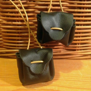 Taschenbeutel für kleine Kostbarkeiten, Leder, schwarz