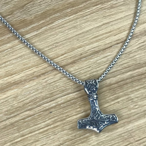 Thorshammer Amulett "Örlöghöfuð" Edelstahl