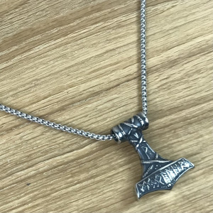 Thorshammer Amulett "Rúnahnútur", Edelstahl