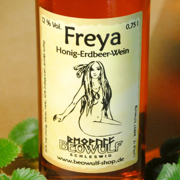 "Freya" mit Erdbeerwein