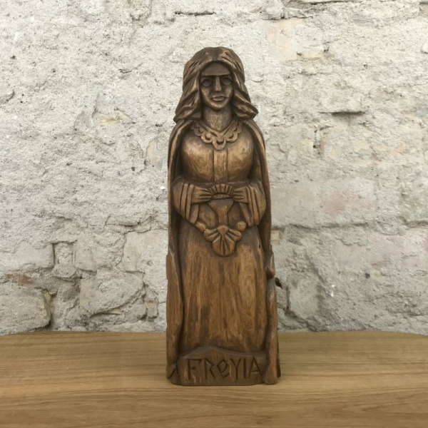 Freyja Götterfigur 26 cm handgeschnitzt aus Lindenholz, Unikat