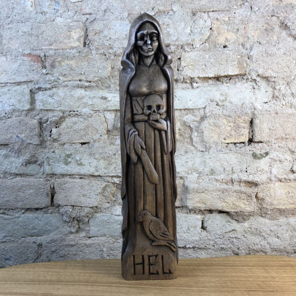 Hel Götterfigur 32 cm handgeschnitzt aus Lindenholz, Unikat