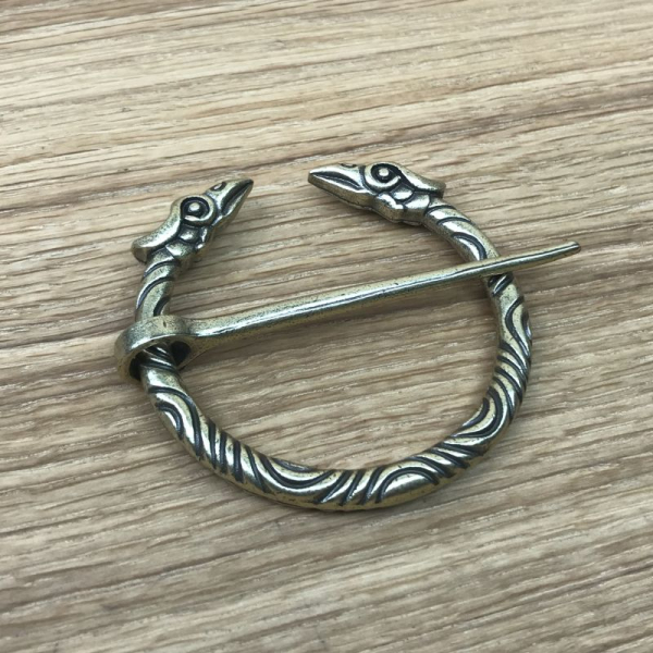 Ringfibel mit Vogelköpfen, bronzefarben