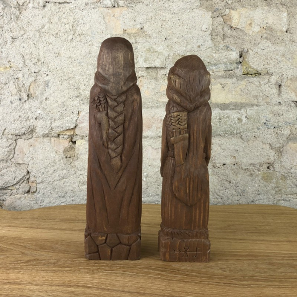 Skadi, 23cm Götterfigur handgeschnitzt aus Lindenholz, Unikat