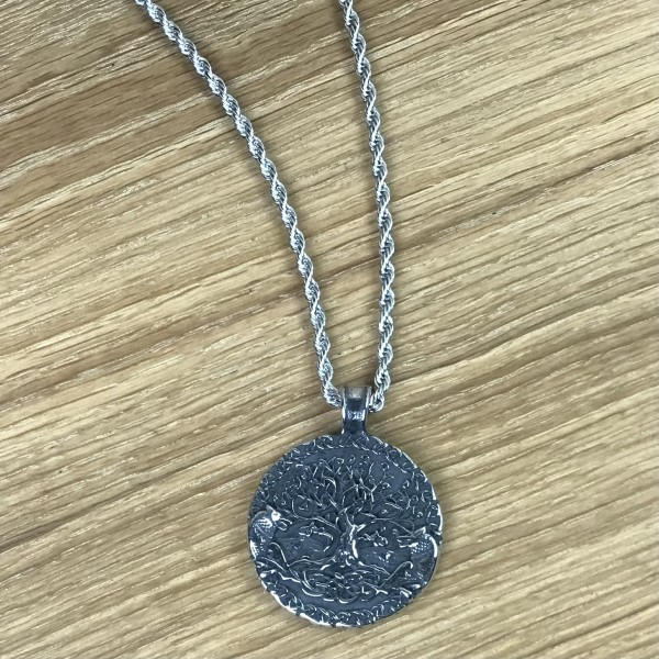 Amulett Weltenbaum mit Wölfen, Edelstahl