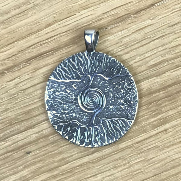 Weltenbaum-Amulett mit Spiralwirbel, Edelstahl