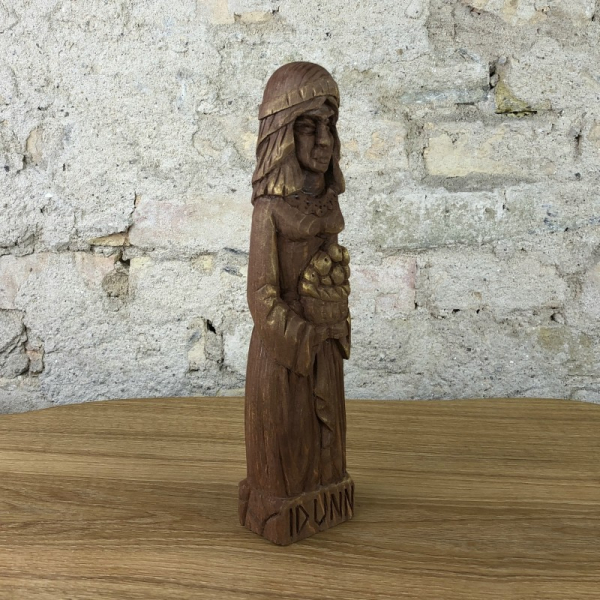 Idun, 24cm Götterfigur handgeschnitzt aus Lindenholz, Unikat