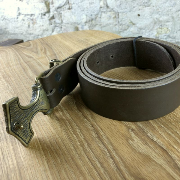 Ledergürtel mit Thorshammer Schnalle