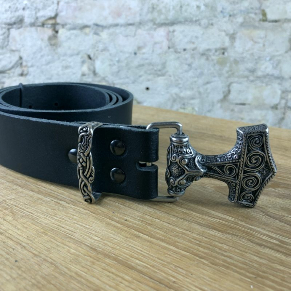 Ledergürtel mit Thorshammer Schnalle