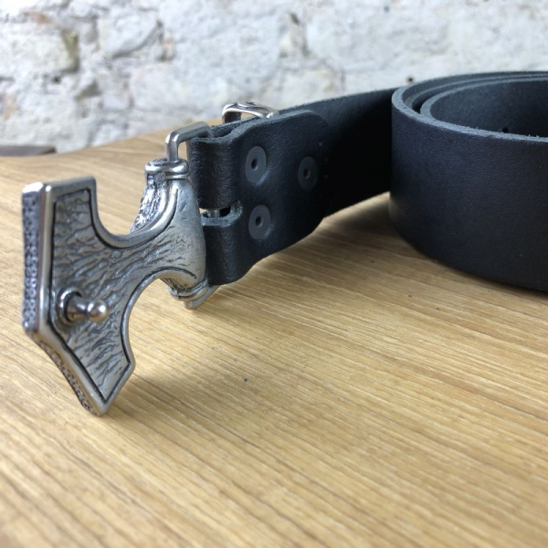 Ledergürtel mit Thorshammer Schnalle