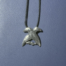 Rabenpaar, Amulett aus Zinn