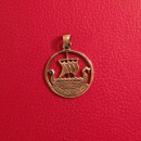 Feines Amulett mit Drachenschiff, Bronze