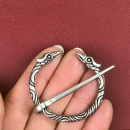 Ringfibel mit Vogelköpfen, silberfarben